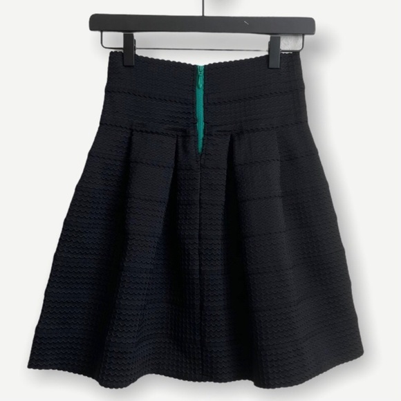 Anthropologie Girls From Savoy Ponte Skirt! - Picture 3 of 6